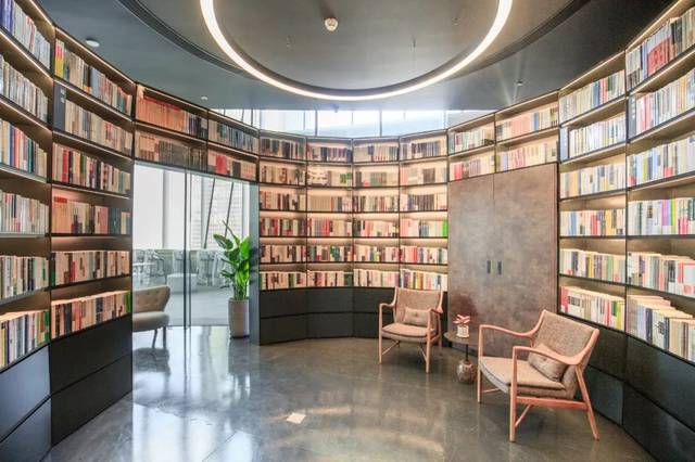 朵云書院閃耀上海之巔 239米高空，圖書出租新模式點亮城市文化燈塔
